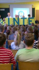 Cyber Przemoc - apel. Śpiewa Julka z klasy 6 - 2016r.