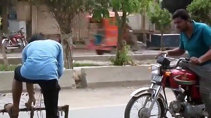 Pakistani Guys making fun on the road -