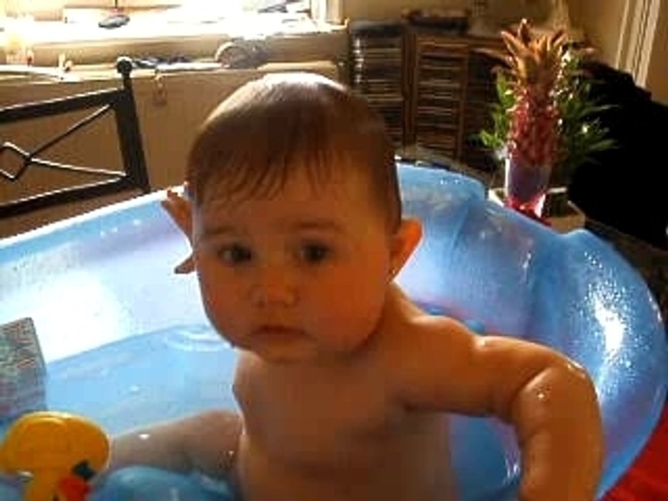 Loredana ds son bain !