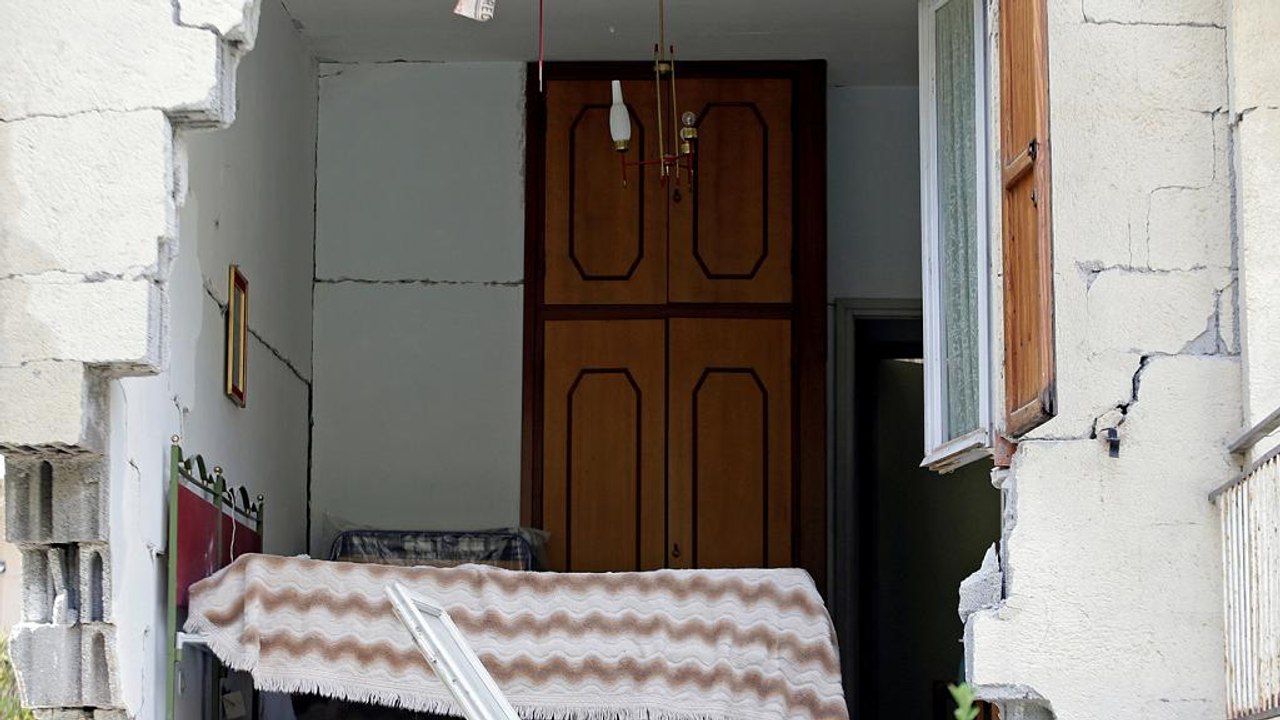 Erdbeben in Mittelitalien: Matteo Renzi spendet Trost