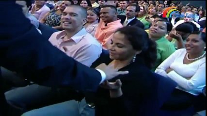 Cash Luna al descubierto, Mujer lo confronta