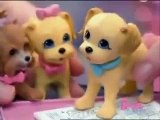 Mattel - Barbie y sus Perritos Pis Pis & Polly Pocket Isla Divertida y Barco Isla Divertida