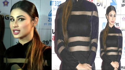 Mouni Roy Looking SEXY In Black At Umang 2017 RED CARPET