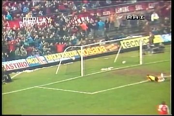 11.12.1985 - 1985-1986 UEFA Cup 3rd Round 2nd Leg AC Milan 1-2 KSV Waregem