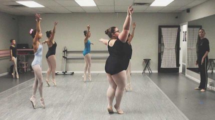 Une jeune danseuse en surpoids accomplit un exploit