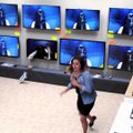 Caméra cachée flippante : The Ring en vrai dans un magasin Hi-Fi