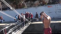 Antalya Demre'de Turistler Tekne Turuna Çıktı, Denize Girdi