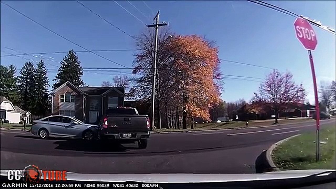 US ROAD RAGE KARMA 2016    North American car ROAD RAGE & Car Crashes on dash camera #4