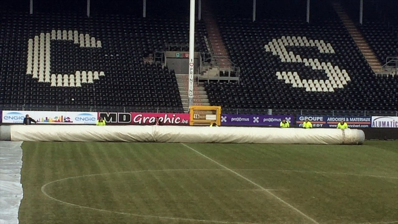 Charleroi a déployé sa bâche