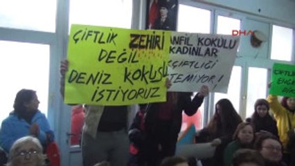 Izmir Karaburun' A Balıkçiftliği Bilgilendirme Toplantısı Tepkiler Nedeniyle Yapılamadı