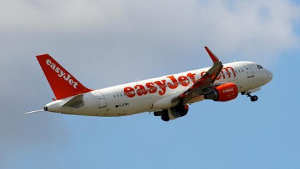 EasyJet, penalizado por la caída de la libra y la subida del precio del crudo