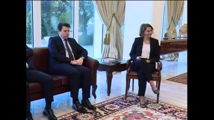 ماكرون  يجول على كبار المسؤولين اللبنانيين