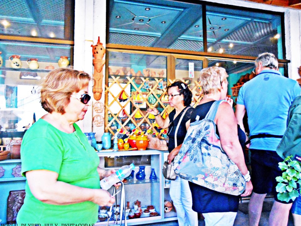 Gezginler Samos Adası'nda / Travelers on Samos Island