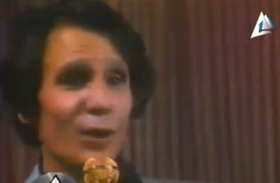 مقطع نادر لعبد الحليم حافظ يغني أغنية الحب جميل