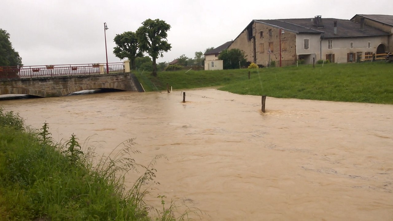 Inondations dans les Vosges : la vidéo du ruisseau Le Molné qui déborde à...