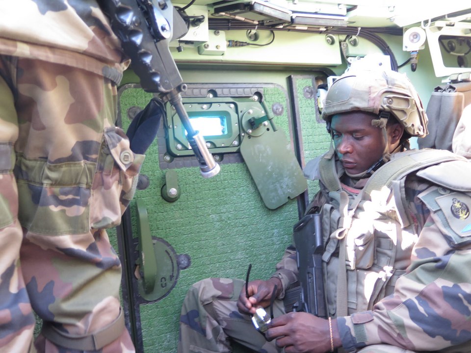 Vosges : les militaires du premier régiment de tirailleurs d'Epinal en manœuvre à Canjuers (Var) en vidéo...
