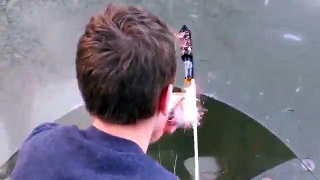 Взрыв ракеты подо льдом