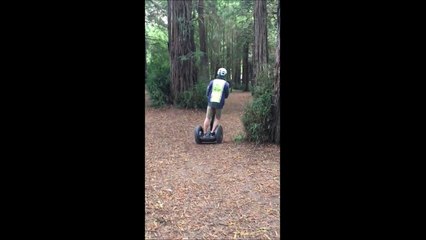 下载视频: Oh la belle chute en Segway !