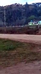 QUIS  SE ACHA E  ACABOU CAINDO  DA MOTO