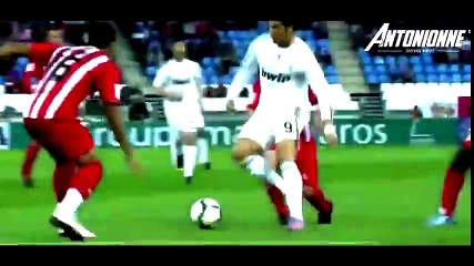 Cristiano Ronaldo vs Ronaldinho Skills and Goals!