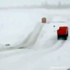 Buz üzerinde kar lastiği filan hikaye, zincir candır.