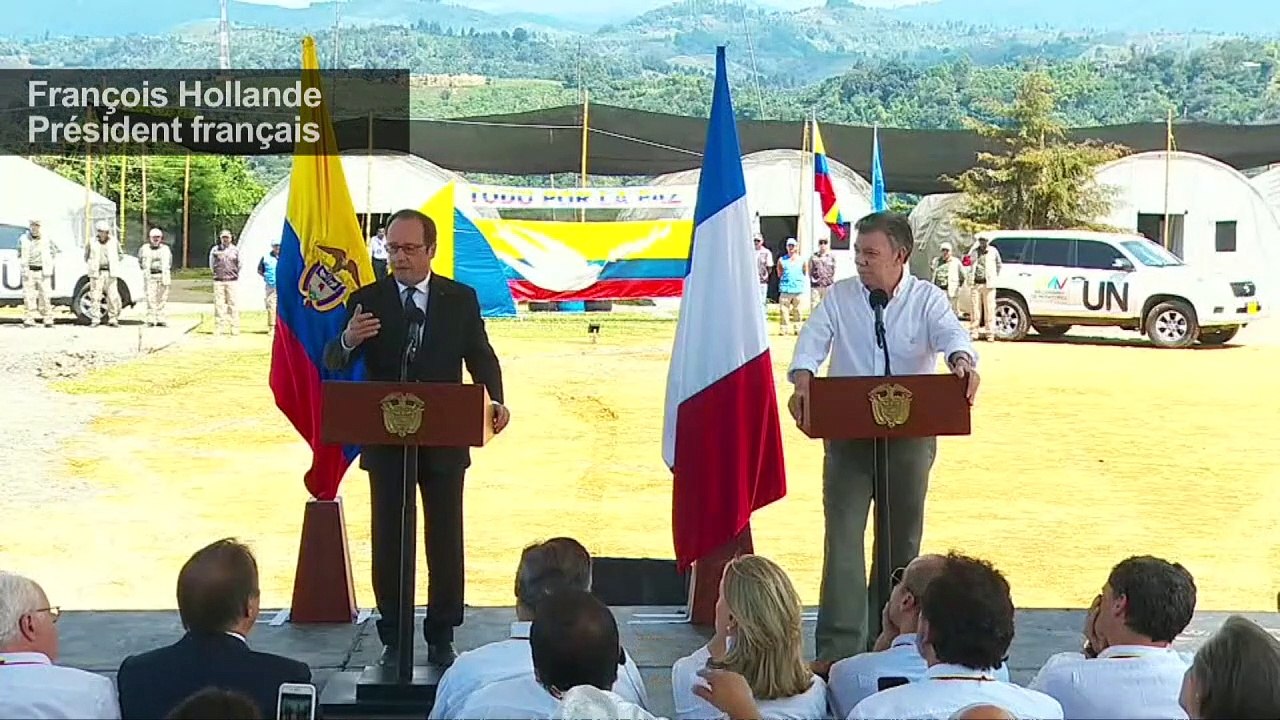 Colombie: Hollande visite un camp de démobilisation