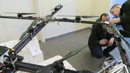 'Droneboarding', un potencial nuevo deporte inicia en Letonia