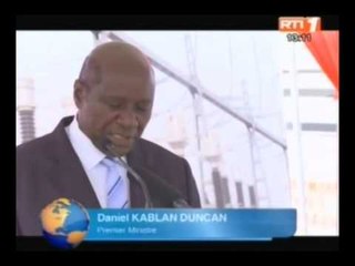 Le premier ministre pose la première pierre du poste 225 KV de la Djibi