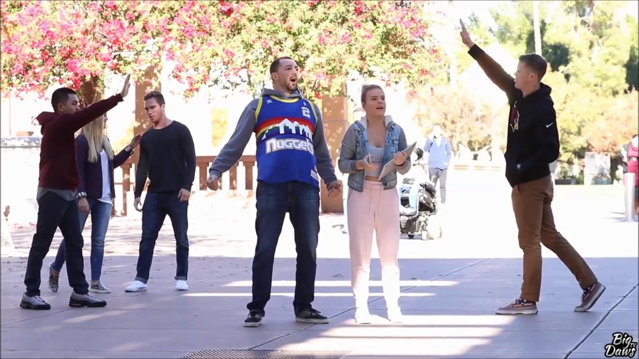 MANNEQUIN CHALLENGE IN PUBLIC PRANK!!