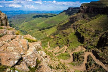 Top 10 Toughest Border Crossings In The World