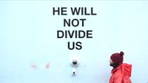 Shia LaBoeuf lance une manifestation qui devra durer 4 ans contre Donald Trump