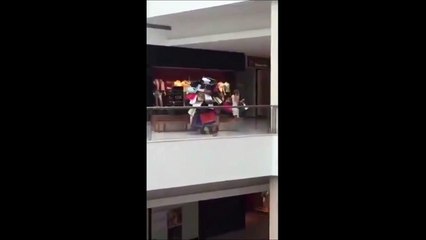 Voici le mari parfait pour celles qui font les SOLDES