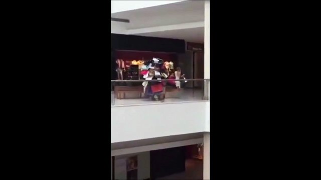 Voici le mari parfait pour celles qui font les SOLDES