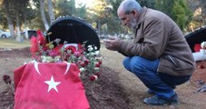 Öğretmen Evinde Kalan Şehit Babası, Oğlunun Mezarına Yakın Olmak İstiyor