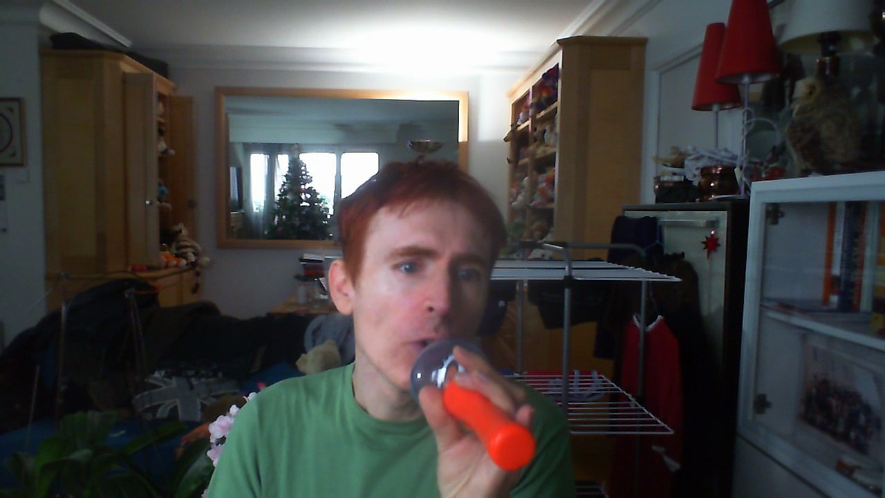 Wiwi égratigne "water under bridges" de Gregory Porter & Laura Mvula