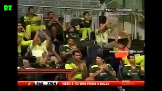 Abdul Razzaq Amazing Sixes At One Place