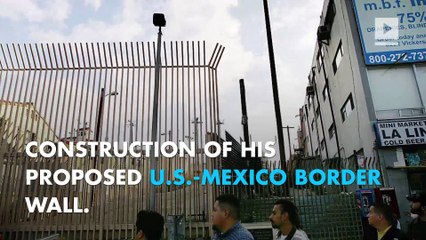 Trump signs order to build Mexico border wall
