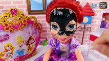 Disney Princess Ariel Makeover is putting on a facial mask Mermaid Doll Forzen Elsa Bathtime MakeUp
