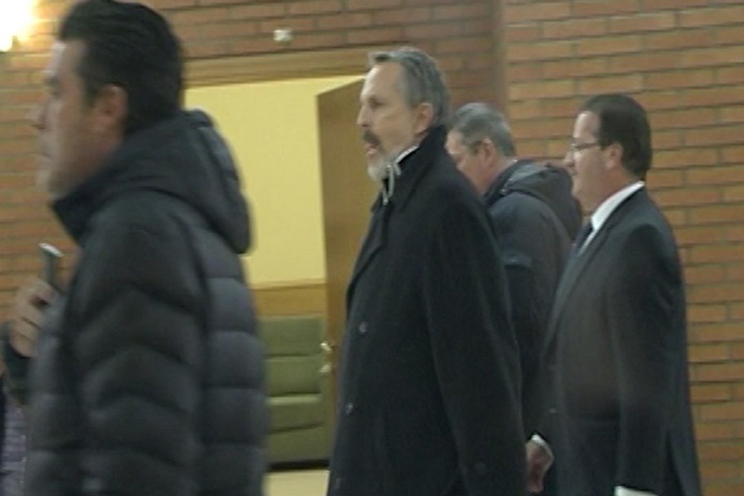 Miguel Bosé y amigos, rotos tras despedir a Bimba