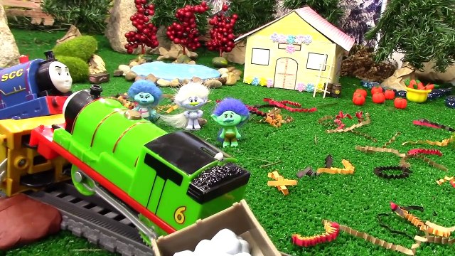 Thomas and Friends Accidents will Happen in Sodor Toy Trains Thomas the Tank Engine