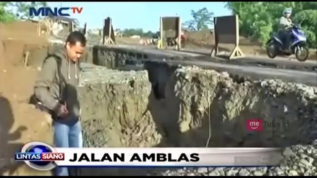 Jalan Raya Tasikmalaya Amblas Sepanjang 200 Meter