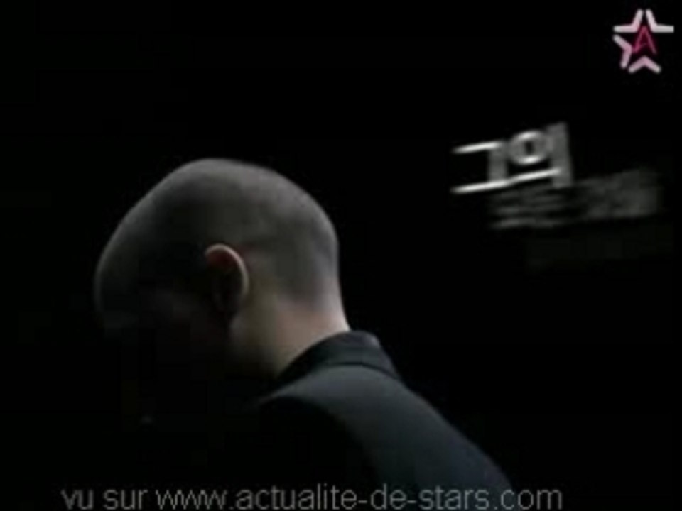 Wentworth Miller vend du café