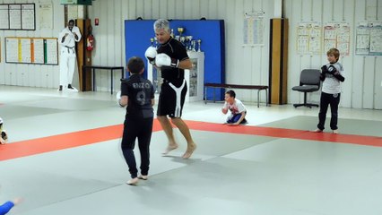 STAGE DE TOUSSAINT DU FCA - Boxe Nolan (U10) vs Prof de boxe