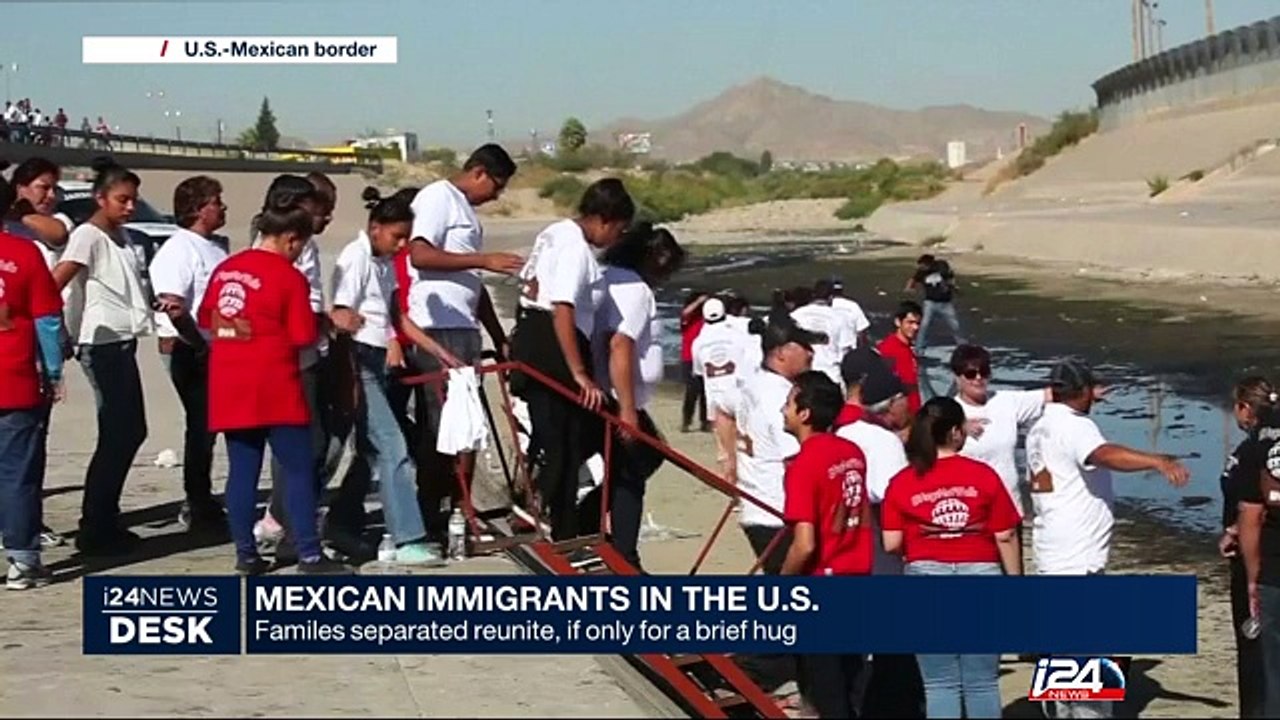 Mexican immigrants in the U.S. : families seperated reunite, if only for a brief hug