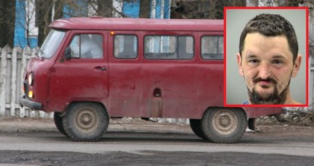 Sapık Adam, Yol Kenarındaki Minibüsle İlişkiye Girdi