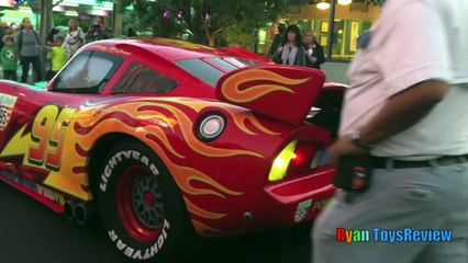 Download Video: GIANT LIGHTNING MCQUEEN DisneyLand Family Fun Amusement Park Cars Rides for kids Disney Cars Toys