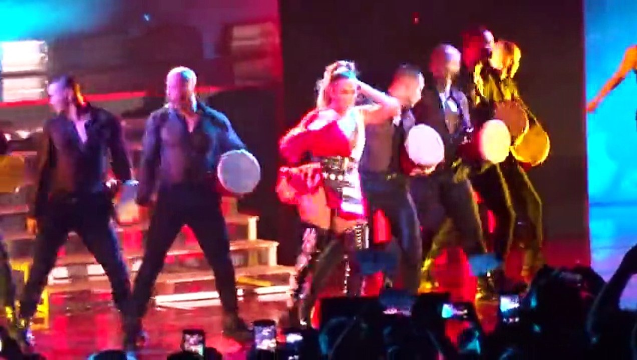Jennifer Lopez - Let's Get Loud At GOTV Concert In Miami 2016 (HD) ✔