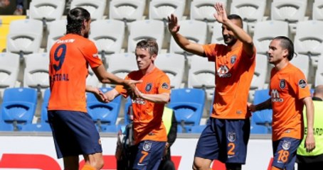 Başakşehir, Akhisar Belediyespor'u 5-1 Yendi