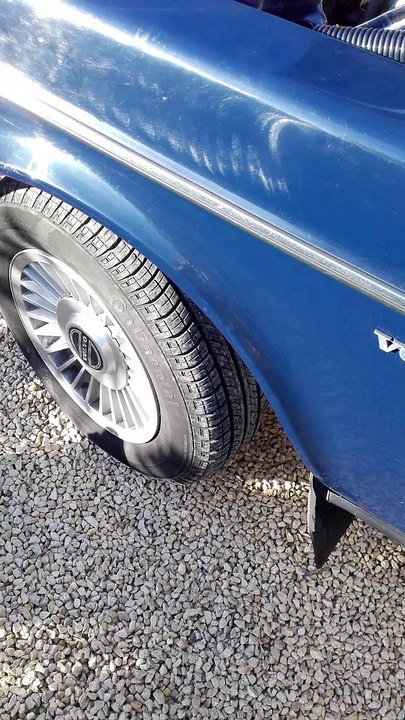 Volvo 240-1984: Courroie DA "flottante"