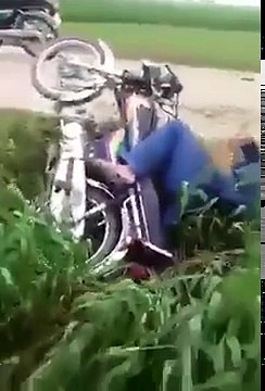 یہ کیا ہو گیا ہے؟ ایک دفعہ ضرور دیکھیں پسند اے تو اپنے دوستوں کو بھی دیکھیں(360p)